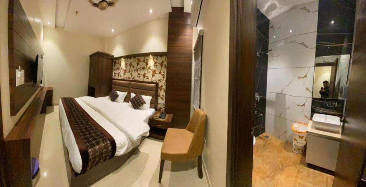 Hotel Blossom Inn Амритсар Экстерьер фото
